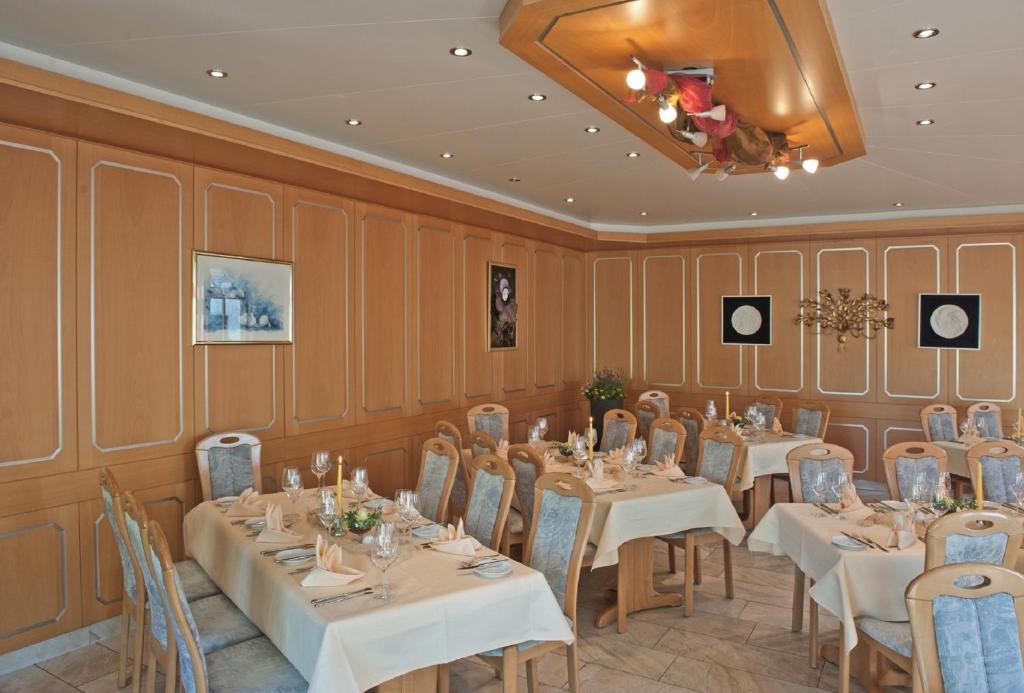 Hotel Landgasthof Kranz Hüfingen Buitenkant foto